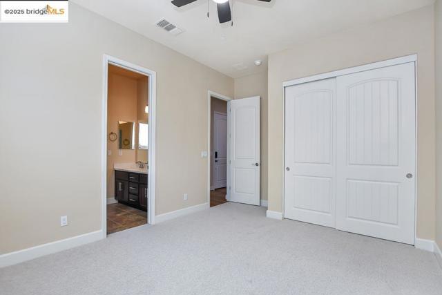 133 Clear Lake Ct, Oakley CA: https://media.crmls.org/mediaz/7be870b3-e7cd-4c1d-9f3f-a20fc6103b38.jpg