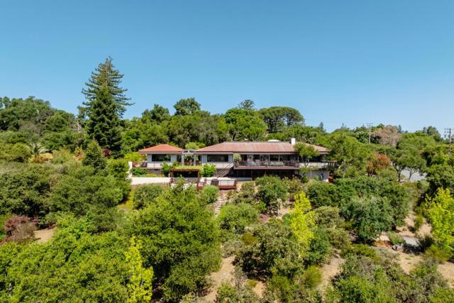 165 Golden Oak Drive, Portola Valley CA: https://media.crmls.org/mediaz/7be920dd-d8bf-4021-a55e-eaa1628e8c66.jpg