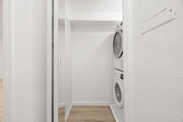 1033 Crestview Drive, Mountain View CA: https://media.crmls.org/mediaz/7be971a6-1474-4c94-9988-b0cd21cd7784.jpg