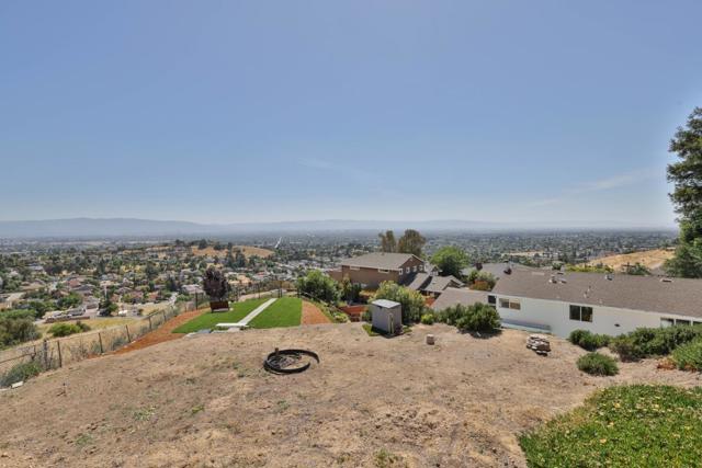 950 Macduff Court, San Jose CA: https://media.crmls.org/mediaz/7be9f788-2940-4e5b-a8d5-213cd14df0d6.jpg