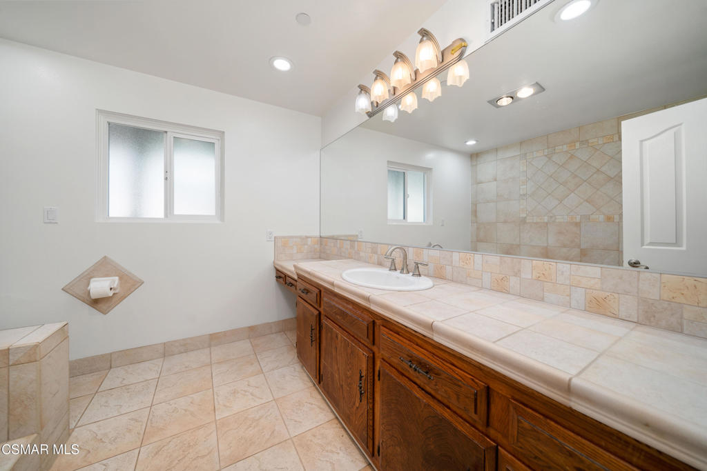 MLS #226003966 image #17