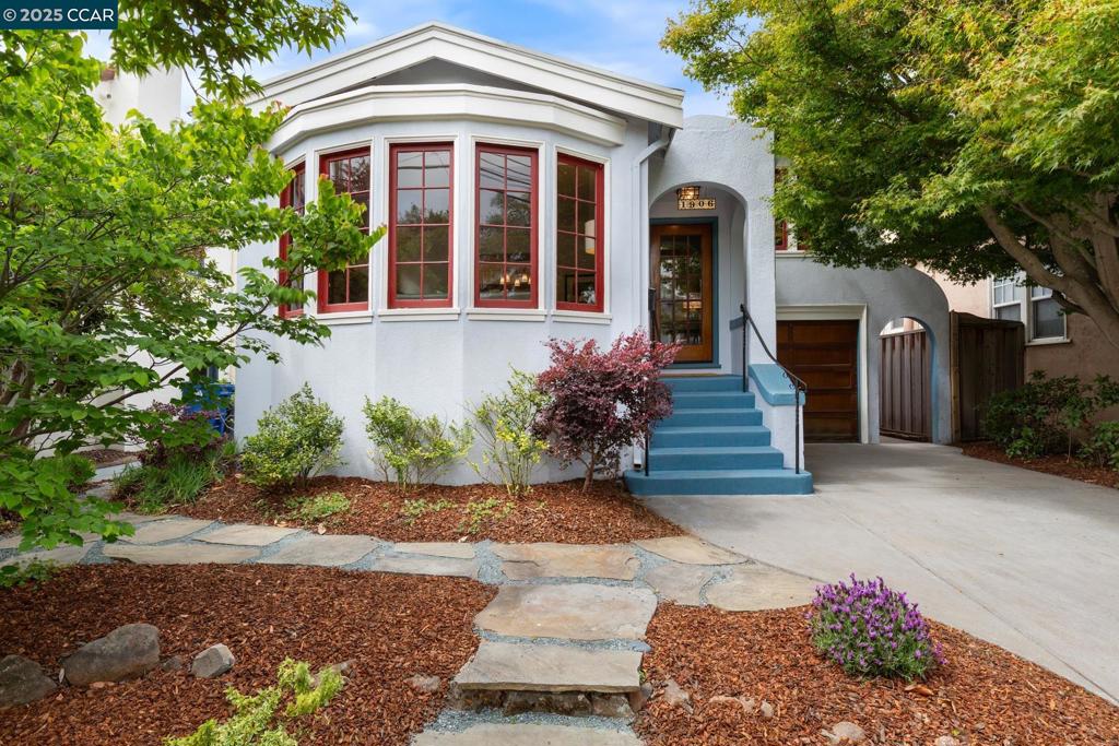 1906 Pacific Ave