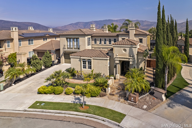 2832 Echo Ridge CT, Chula Vista CA: https://media.crmls.org/mediaz/7bea83c6-5ed3-4c83-930b-81c4d2566da0.jpg