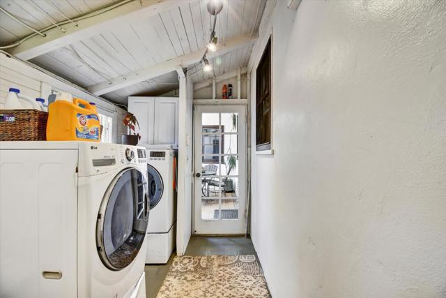 901 Laurel, San Mateo CA: https://media.crmls.org/mediaz/7beaae54-dbd6-471b-bad6-32baf22fc362.jpg