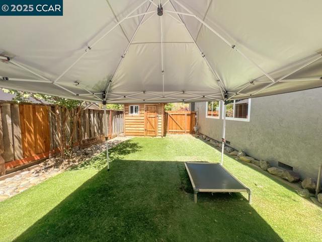 14 Mt Eden Pl, Clayton CA: https://media.crmls.org/mediaz/7beb1b35-d46f-4493-ae79-f1d1b0c1e507.jpg