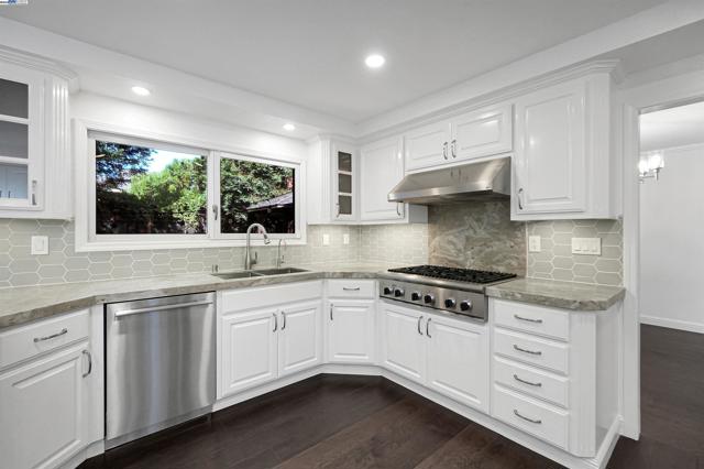 311 Andros Dr, San Ramon CA: https://media.crmls.org/mediaz/7bebb558-658d-4367-a777-67ccf4dd2c12.jpg