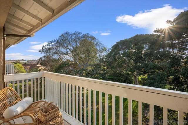 721 Buena Tierra Way, Oceanside CA: https://media.crmls.org/mediaz/7bec03f3-4e28-4ff7-a4c3-65475f5223b6.jpg