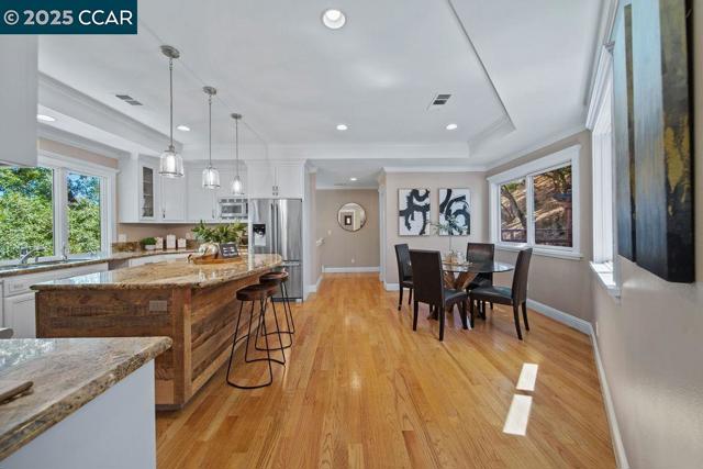 921 Foye Drive, Lafayette CA: https://media.crmls.org/mediaz/7bec16af-5d1d-41b9-8331-cd6aea00a3df.jpg