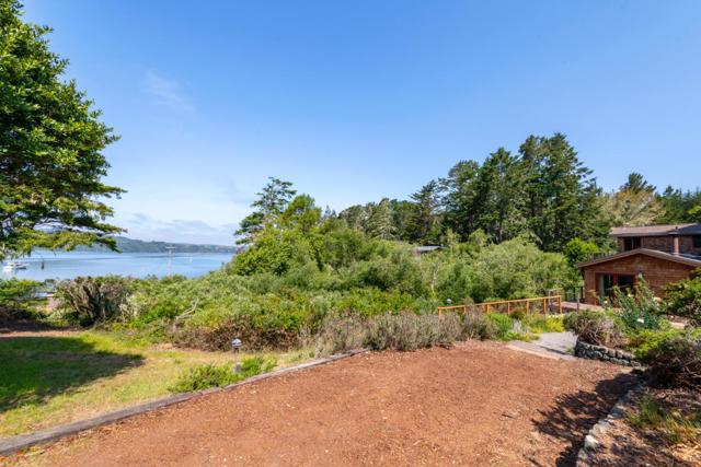 18050 Highway 1,  CA: https://media.crmls.org/mediaz/7bec8e97-ade8-455b-a770-75321c23eda6.jpg