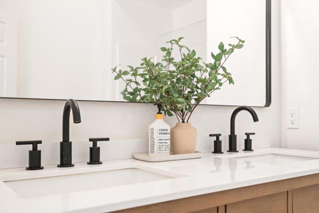 833 Swallowtail Court, Brisbane CA: https://media.crmls.org/mediaz/7becd5c0-85f7-40f2-ad7a-52331cd30086.jpg