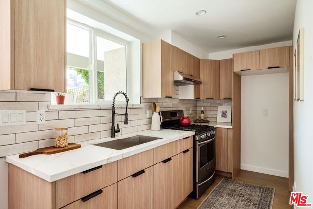 2038 Wollam Street, Los Angeles CA: https://media.crmls.org/mediaz/7bed9b59-37dc-4d77-88e4-c7a605fffbee.jpg