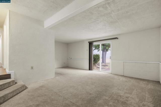 2656 Garden Ave, Concord CA: https://media.crmls.org/mediaz/7bee474f-4016-4555-8329-355299e3c71f.jpg