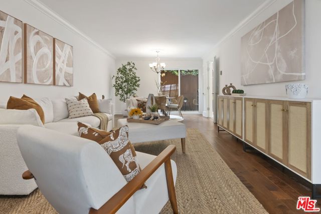 1011 5th Street, Santa Monica CA: https://media.crmls.org/mediaz/7bee507d-8027-4b00-8618-0af89ba953b4.jpg