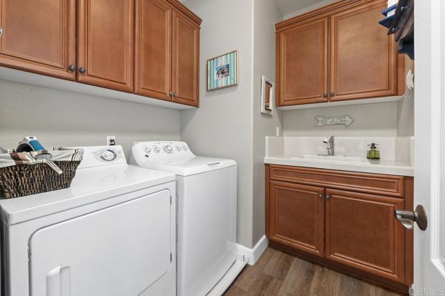 1781 Lemon Tree Court, San Marcos CA: https://media.crmls.org/mediaz/7bee5f22-c0a5-483a-8c64-e9207a9ca2ff.jpg