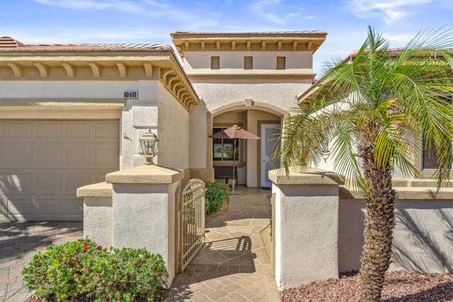 80610 Prestwick Place, Indio CA: https://media.crmls.org/mediaz/7bee921c-5516-44aa-b59a-8bc4e656e6c3.jpg