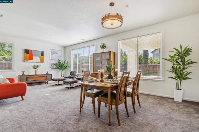 1840 Tanglewood Ln, Brentwood CA: https://media.crmls.org/mediaz/7bee9288-f493-4867-8721-326099023a81.jpg