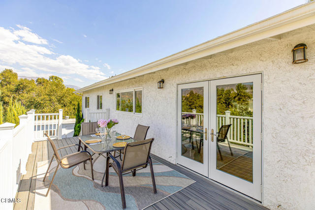 Detail Gallery Image 10 of 64 For 10272 Willow Springs Ln, Sunland,  CA 91040 - 4 Beds | 3 Baths