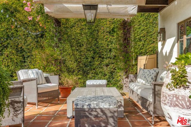 Drew Fenton | 131 S Carmelina Avenue Los Angeles CA | MLS: 7025814