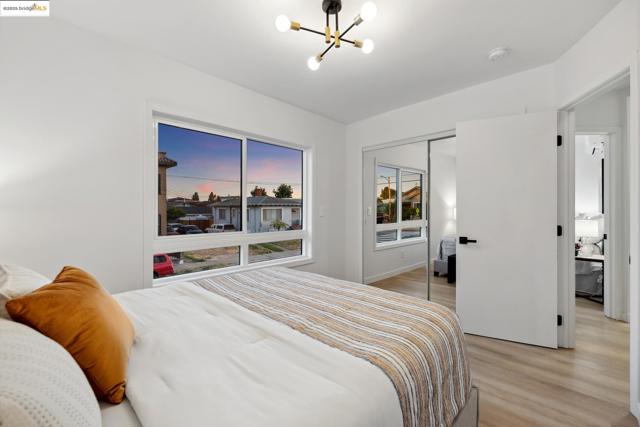 904 41st St, Oakland CA: https://media.crmls.org/mediaz/7bef0263-282e-47e8-b268-2aa6c9c02d04.jpg