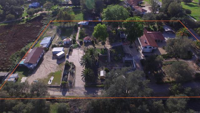 31600 Oak Glen Road, Valley Center CA: https://media.crmls.org/mediaz/7befeb79-0fc7-4cf7-9559-44397c0e21a3.jpg