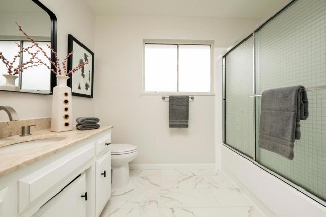 2131 Balmoral Court, San Mateo CA: https://media.crmls.org/mediaz/7bf00032-c915-458e-be16-55b7b021d90e.jpg