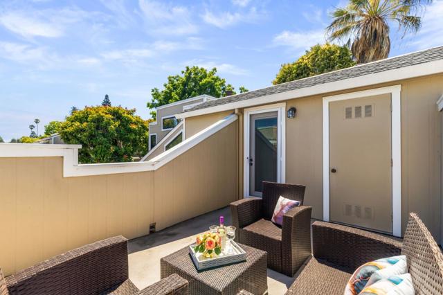 1993 Plymouth Street, Mountain View CA: https://media.crmls.org/mediaz/7bf06909-7efe-4111-b4f8-a76e8650bd76.jpg