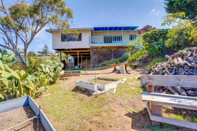 5995 La Jolla Corona Dr., La Jolla CA: https://media.crmls.org/mediaz/7bf0bfd5-9b79-47cc-932e-e72a160a0d90.jpg
