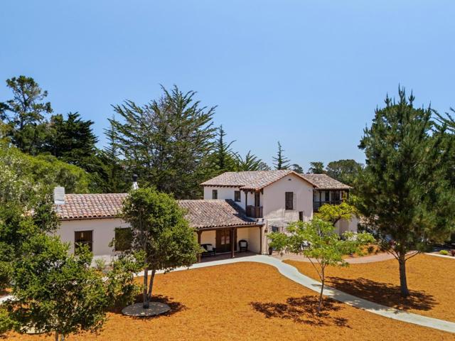 401 San Bernabe Drive, Monterey CA: https://media.crmls.org/mediaz/7bf0dded-4c94-44e2-b437-0d8fd6f1e15f.jpg