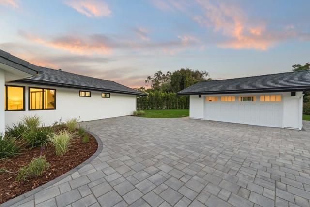 2975 Woodford Drive, La Jolla CA: https://media.crmls.org/mediaz/7bf15e08-a59c-41b2-b139-954cee6449c1.jpg
