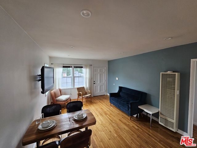 2333 S Garth Avenue, Los Angeles CA: https://media.crmls.org/mediaz/7bf172b8-b447-4704-ab3d-d4556cc8e200.jpg