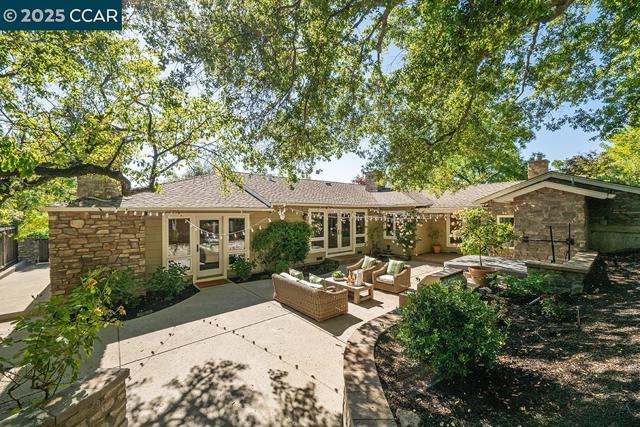 390 Castello Rd, Lafayette CA: https://media.crmls.org/mediaz/7bf1c2fe-1e22-475b-8728-ed2cc2697f1b.jpg