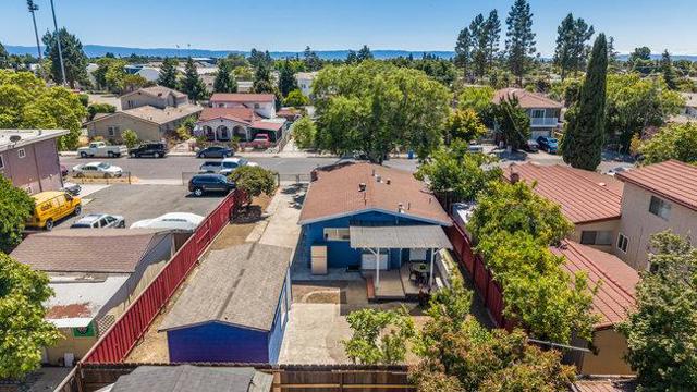 33854 14th Street, Union City CA: https://media.crmls.org/mediaz/7bf22b35-c2f6-44a7-8d22-cdb0a9584096.jpg