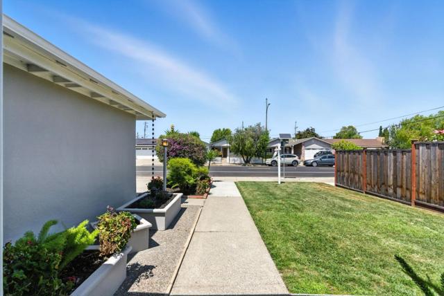 417 Hiller Street, Belmont CA: https://media.crmls.org/mediaz/7bf23b4e-e097-4ad4-914f-1b6a3753254c.jpg