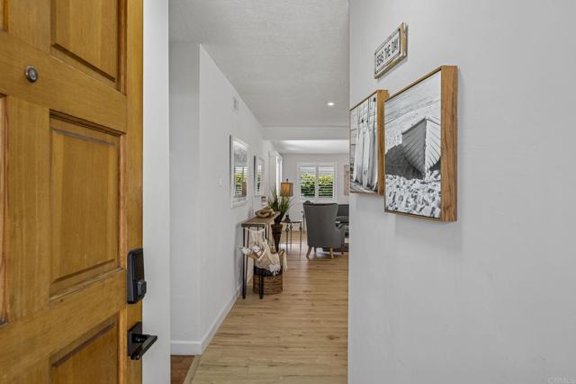 Detail Gallery Image 8 of 45 For 3925 Linmar Ln, Carlsbad,  CA 92008 - 3 Beds | 2 Baths