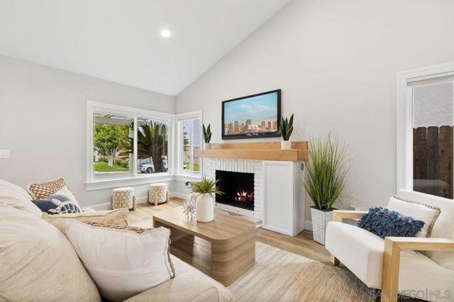 8924 La Cintura Ct, San Diego CA: https://media.crmls.org/mediaz/7bf27c2b-917c-44a9-8bd7-d1dbf5bab348.jpg