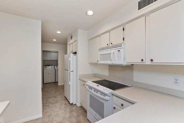 425 Forest Hills Drive, Rancho Mirage CA: https://media.crmls.org/mediaz/7bf2c64c-6c34-4362-90d8-65a7b13daef9.jpg