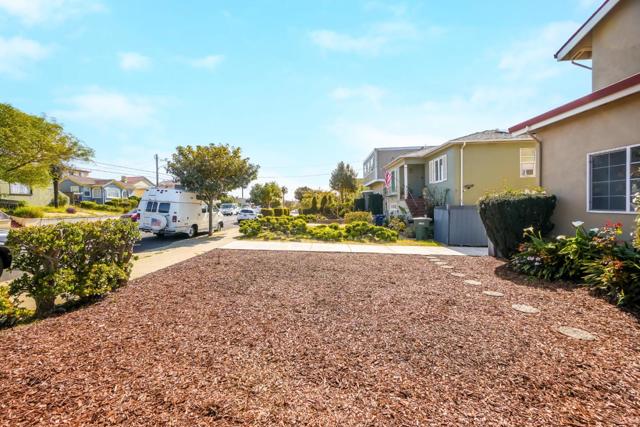 763 Grand Avenue, South San Francisco CA: https://media.crmls.org/mediaz/7bf2d4ee-b8a0-4a11-a9e6-8f687eff021e.jpg