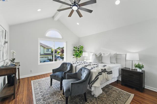 35864 Killorglin Cmn, Fremont CA: https://media.crmls.org/mediaz/7bf2ec25-697e-4022-9813-03ed468682dc.jpg