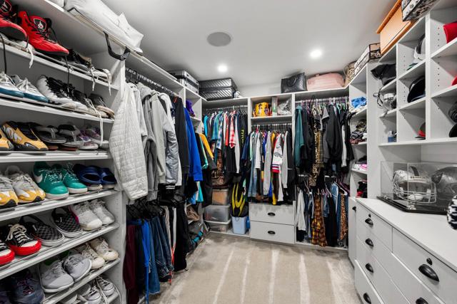 3120 Poe Street, San Diego CA: https://media.crmls.org/mediaz/7bf3f114-baa7-43e9-8f76-516ef46180a4.jpg