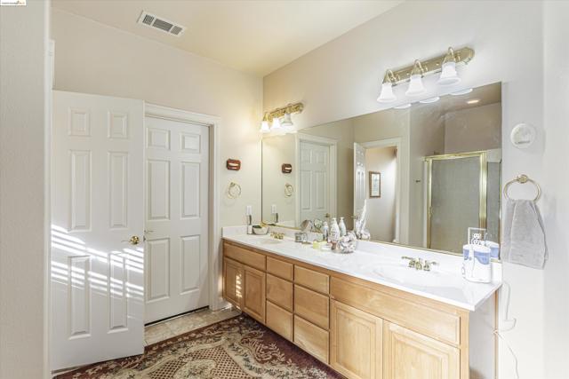 Image 26 of 40 For 8585 Whispering Oaks Rd