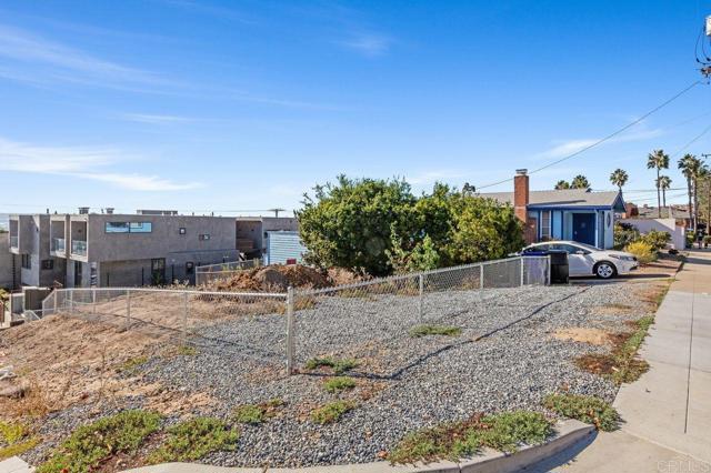 2816 18 Columbia Street, San Diego CA: https://media.crmls.org/mediaz/7bf4a679-91f3-43d0-9ec7-0408b12f4bf3.jpg