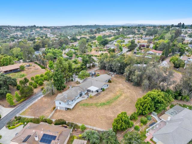 3048 Jason Road, Fallbrook CA: https://media.crmls.org/mediaz/7bf512cf-9f6d-4665-bc02-fcacb4da96b3.jpg