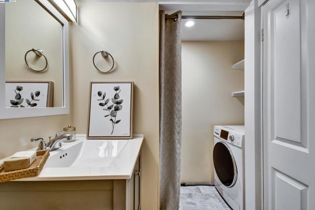 148 Auburn St, San Rafael CA: https://media.crmls.org/mediaz/7bf5a2bd-cbf9-4dbd-ae80-4081d050966c.jpg