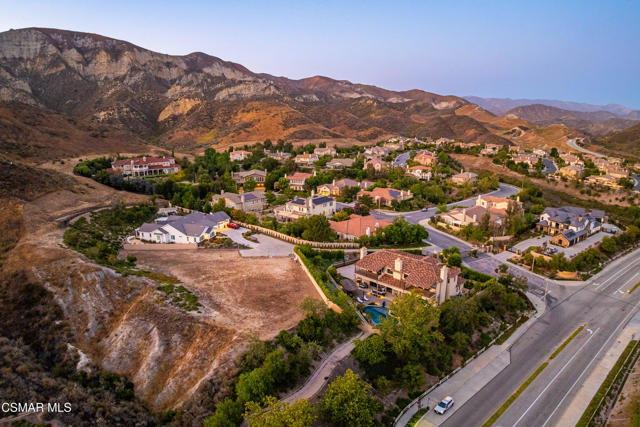 4221 Goldstone Lane, Simi Valley CA: https://media.crmls.org/mediaz/7bf628cd-86b7-4ef8-bcbc-1a0458a053e9.jpg