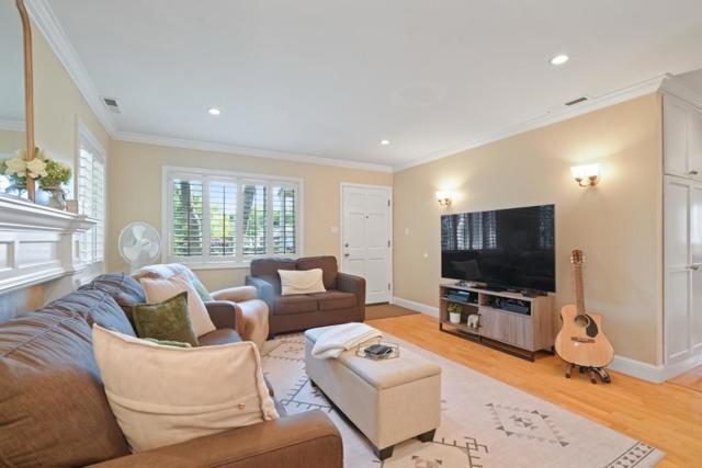3172 Morris Drive, Palo Alto CA: https://media.crmls.org/mediaz/7bf63660-6ec6-487d-af61-d4b1094833ec.jpg