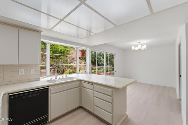 Detail Gallery Image 21 of 48 For 6397 Loma Vista Rd, Ventura,  CA 93003 - 4 Beds | 2/1 Baths