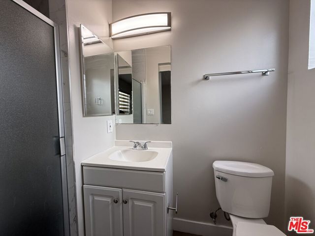 1625 Franklin Street, Santa Monica CA: https://media.crmls.org/mediaz/7bf744de-a261-424c-957a-f85f1d34dd5c.jpg