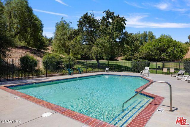 2098 Covington Avenue, Simi Valley CA: https://media.crmls.org/mediaz/7bf77645-64f8-427a-ba4f-a7f1f92bb1dd.jpg