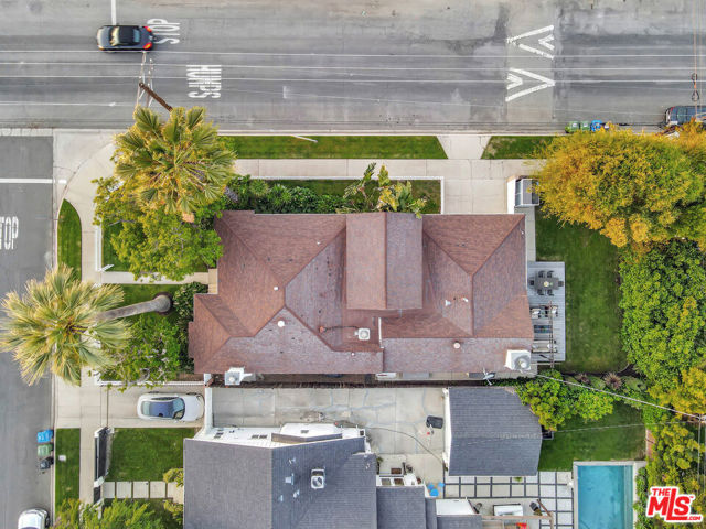 4476 Calhoun Avenue, Sherman Oaks CA: https://media.crmls.org/mediaz/7bf77909-45fb-4652-9c76-ea5e376a37c5.jpg