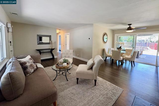 2036 Helen Road, Pleasant Hill CA: https://media.crmls.org/mediaz/7bf806b7-d1a1-494d-aa86-afee60dc5459.jpg